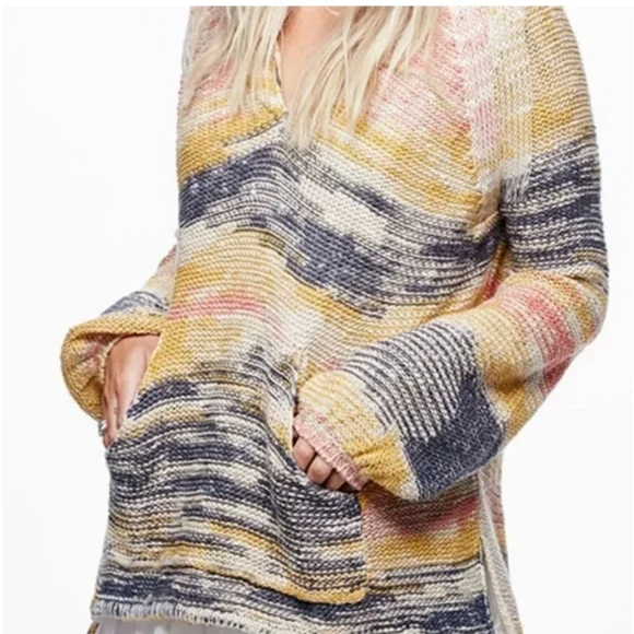 FREE PEOPLE SNOCONE HOODED SWEATER. SIZE MEDIUM - Picture 2 of 6